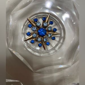 Vintage motion starburst brooch